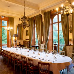 Dinerzaal kasteel, lange tafel kopie